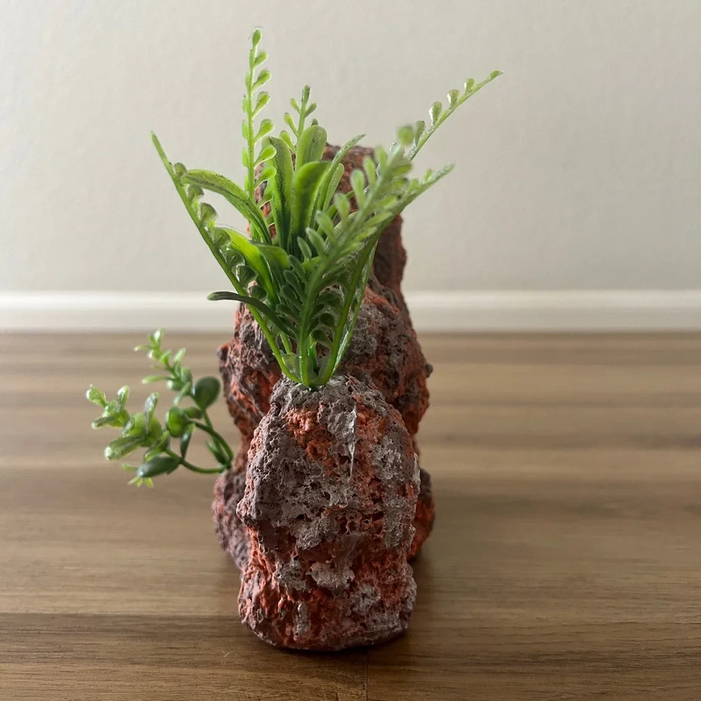Volcanic Rock Aquarium Decoration with Faux Plants – Natural Lava Style- Used